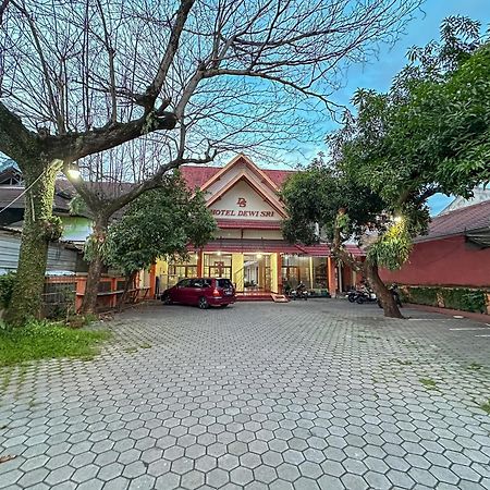 Hotel Dewi Sri Redpartner Yogyakarta Kültér fotó
