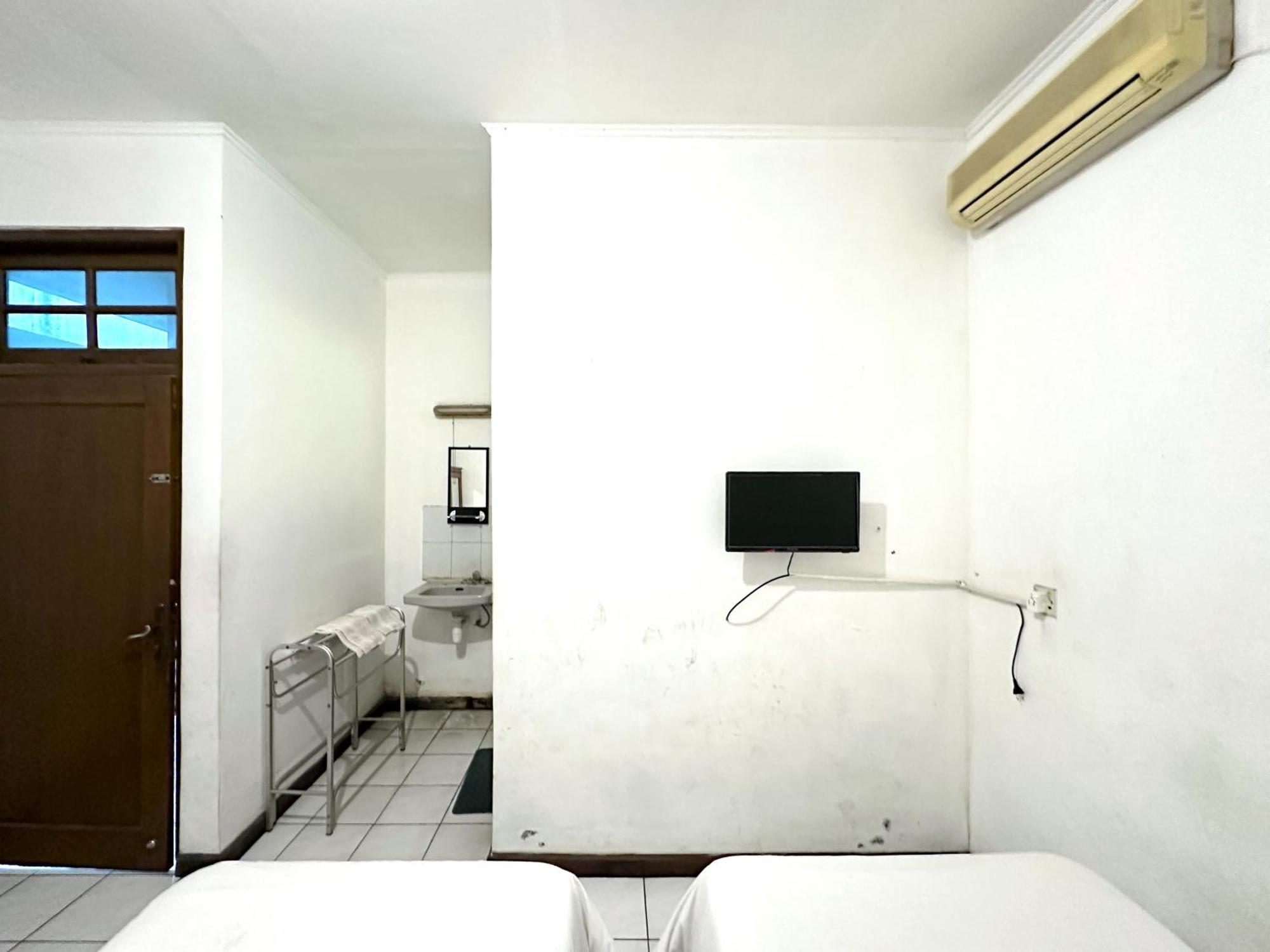 Hotel Dewi Sri Redpartner Yogyakarta Kültér fotó