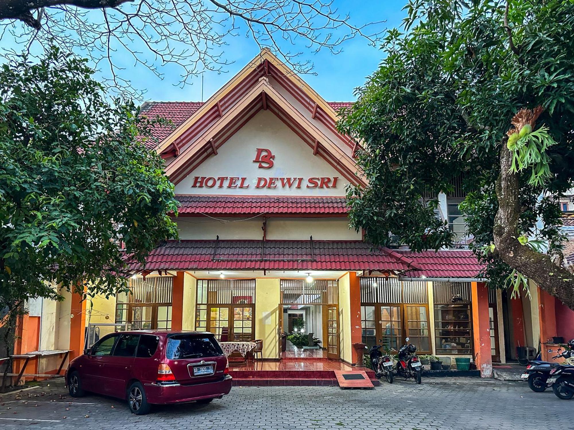 Hotel Dewi Sri Redpartner Yogyakarta Kültér fotó
