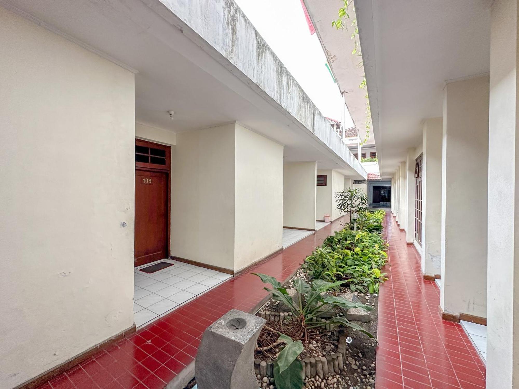 Hotel Dewi Sri Redpartner Yogyakarta Kültér fotó