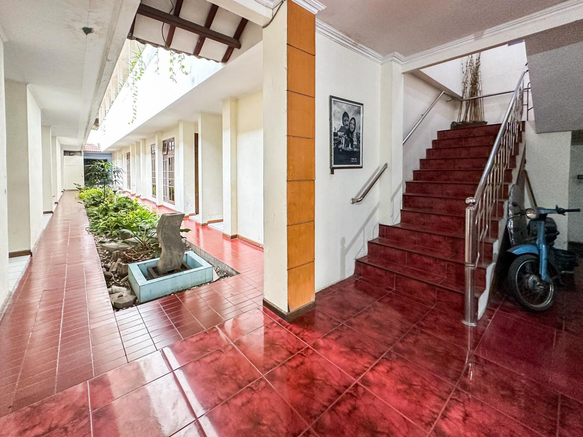 Hotel Dewi Sri Redpartner Yogyakarta Kültér fotó