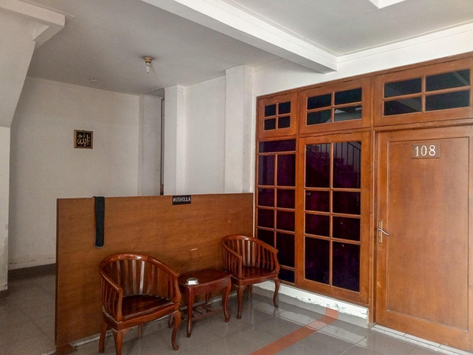 Hotel Dewi Sri Redpartner Yogyakarta Kültér fotó